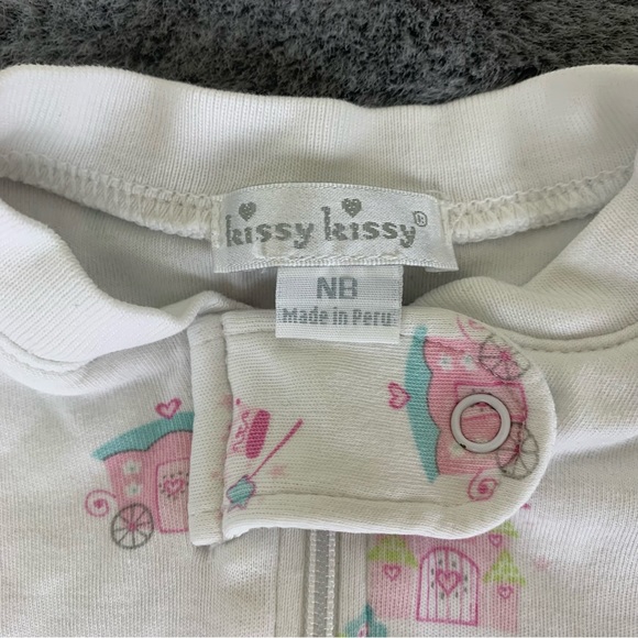 Kissy Kissy Unicorn and Castles Zip Footie - Newborn - Picture 4 of 5